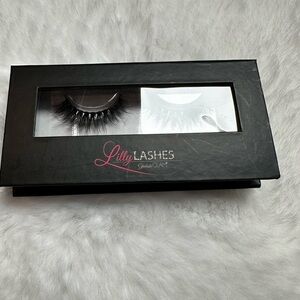 Lilly Lashes Dramatic Black Eyelashes